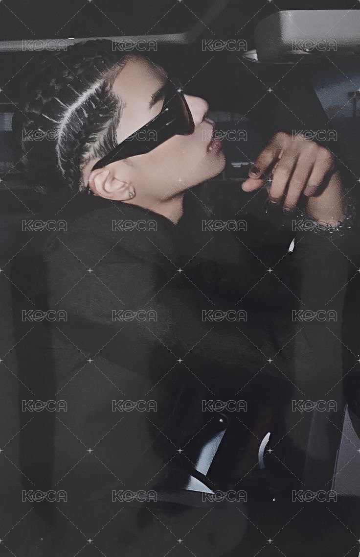 FAMOUS k4 特典卡 預售 正面