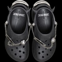 鞋子 Crocs 聯名洞洞鞋