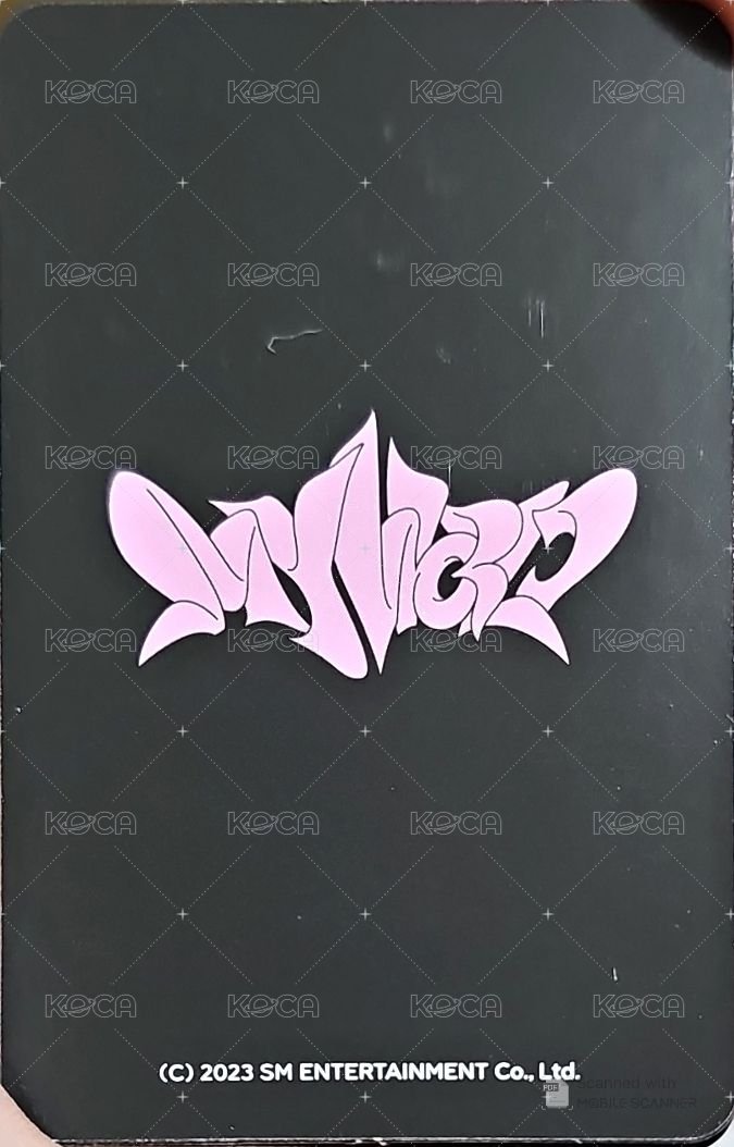 MY WORLD 隨機卡 B版冬 背面