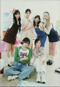 IVE 2025 SEASON'S GREETINGS <Colorful Days with IVE>