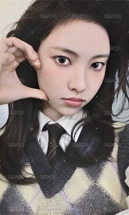 bomb 專輯卡 GLLIT B ver. 正面