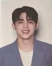 INCOMPLETE 周邊卡 帽T 證件照