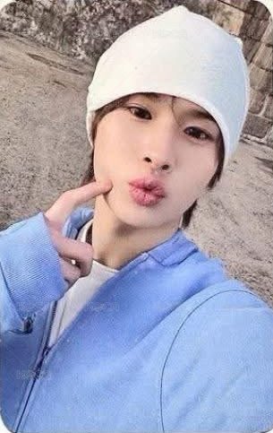 TRY WITH US yes24 簽售卡  正面