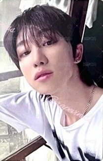 MINI12 yzy E 簽售卡  正面