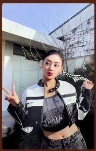 READY TO BE 專輯卡 