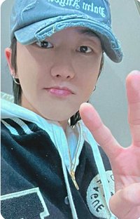 正四後續 yzy B 簽售卡 