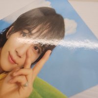 下排4張 左2眉毛微痕跡