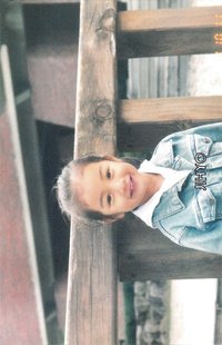 THE STORY BEGINS 專輯卡 