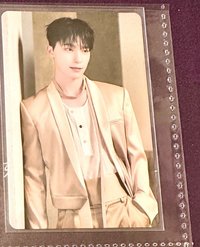 上面RIGHT HERE 隨機卡 