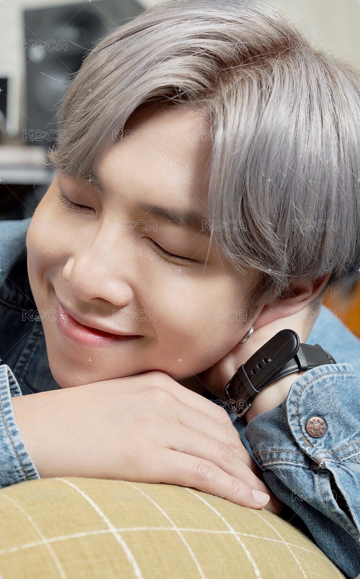 三星 代言卡 S20+ 正面