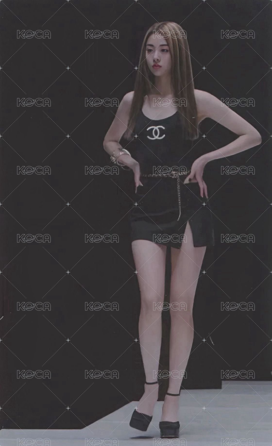 FEARLESS 專輯卡 monochrome bouque 背面