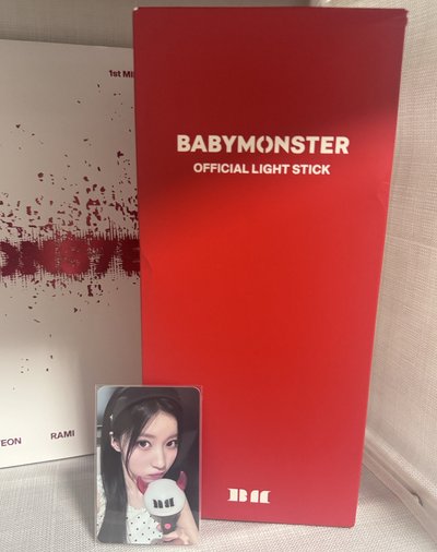 BABYMONSTER官方手燈(含角線下手燈卡）