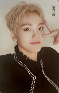 LIBERTY : IN OUR COSMOS 專輯卡 