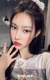 bomb yzy 預售 特典卡 