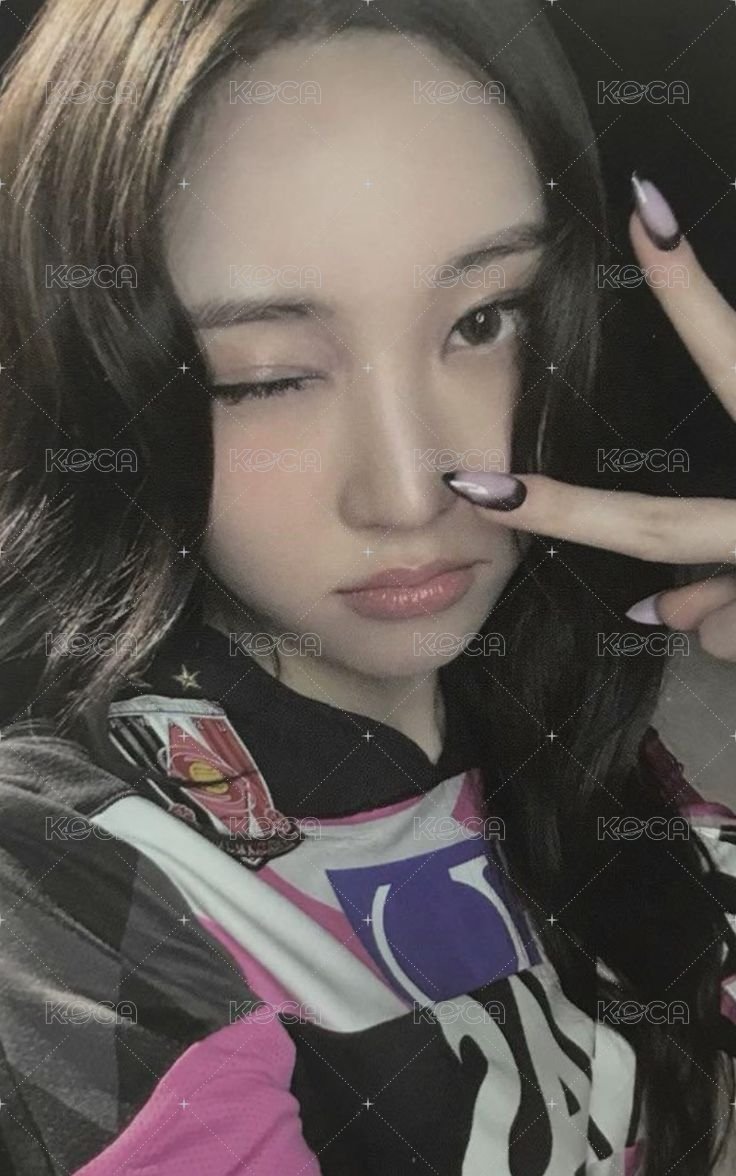 FAMOUS 專輯卡 WICKED ver. 正面