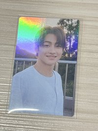 這張掛刮痕很多 眉毛也有損