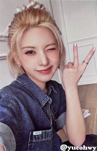 GUESS 代言卡 2.0 裴