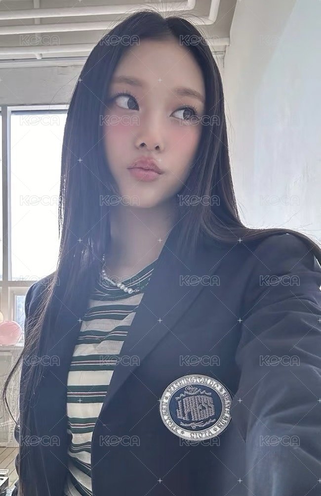 How Sweet 專輯卡 WVS C ver. 正面