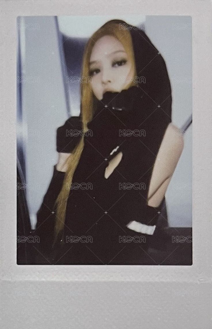 BORN PINK 專輯卡 Grey ver.Pola B ver. 正面