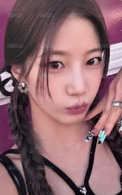 DIFFERENT 專輯卡 通常盤ver. 正面