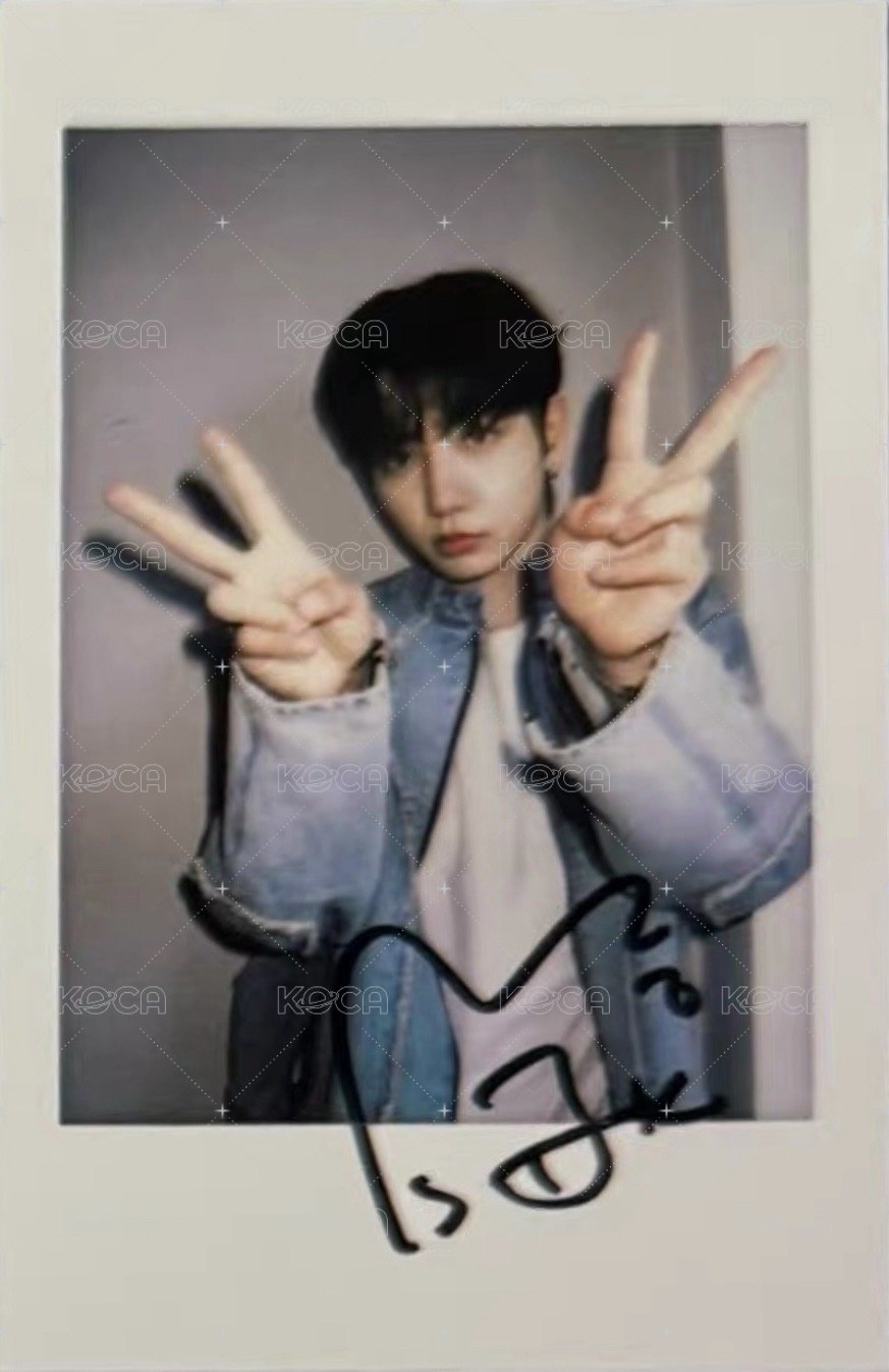 19.99 yzy 線下復刻拍立得 特典卡 3 正面