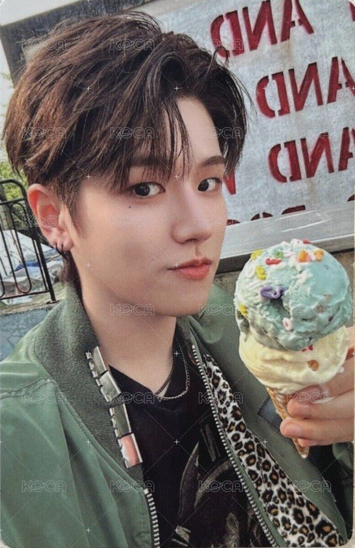 WHY.. 專輯卡 DAZED ver. 正面