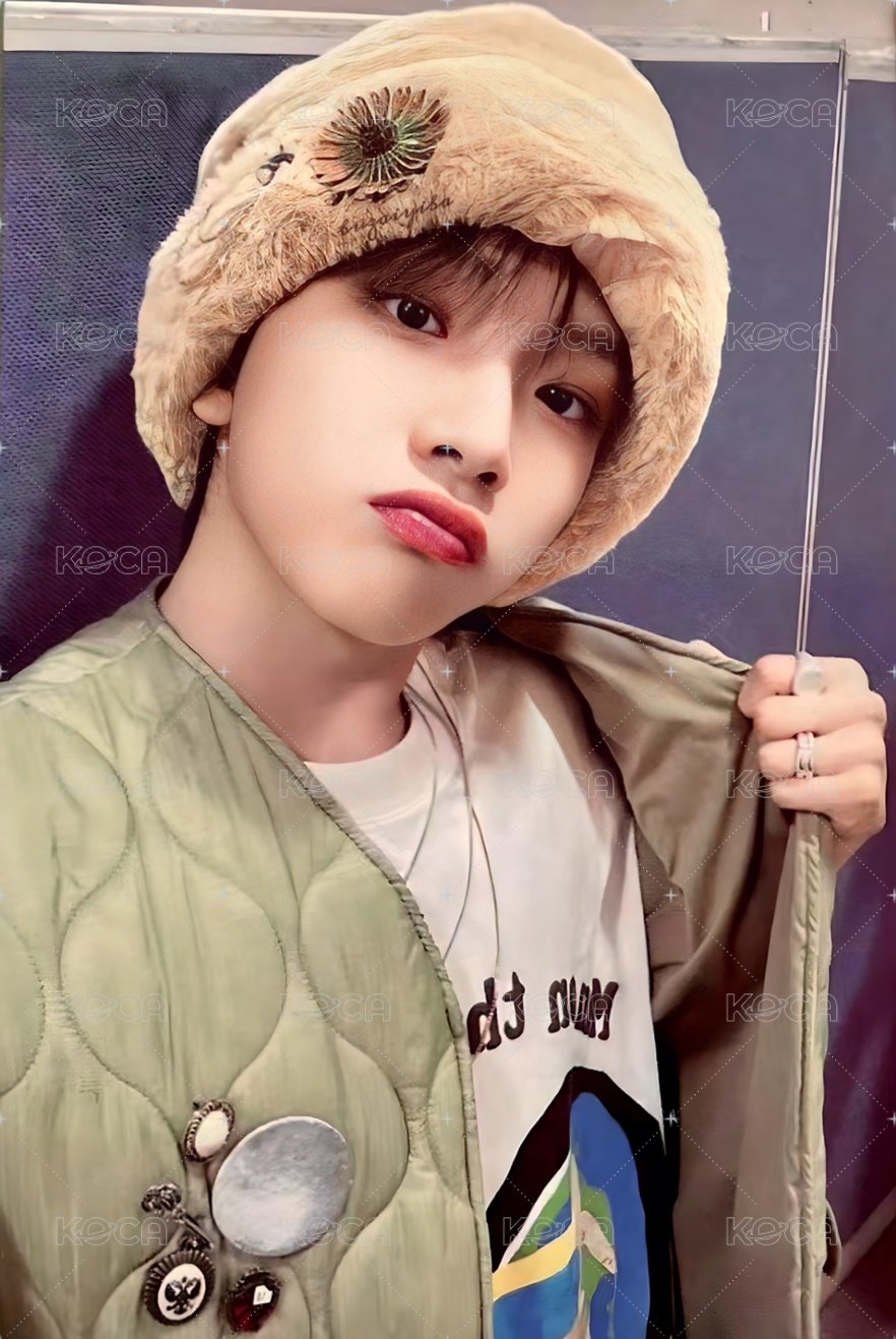 WHO! km蝦皮 簽售卡 6 正面