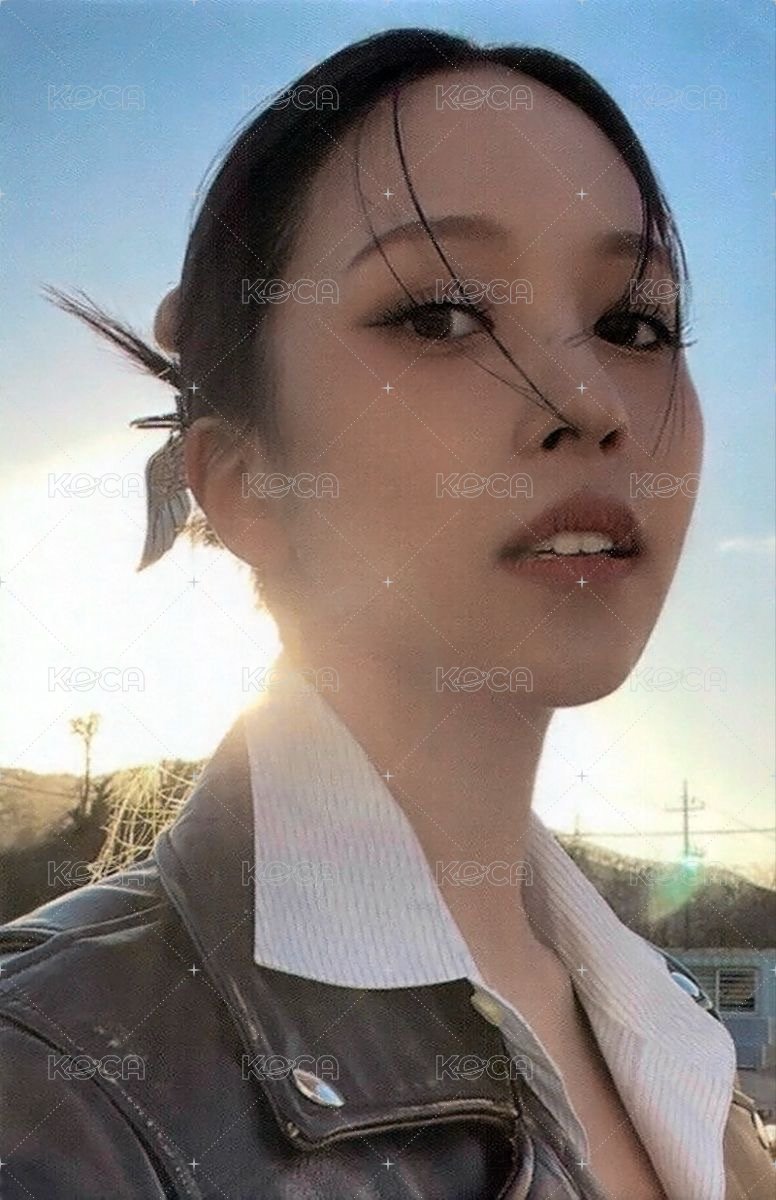 READY TO BE 專輯卡  正面