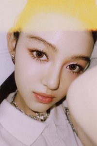 Get Up 專輯卡 Danielle ver.