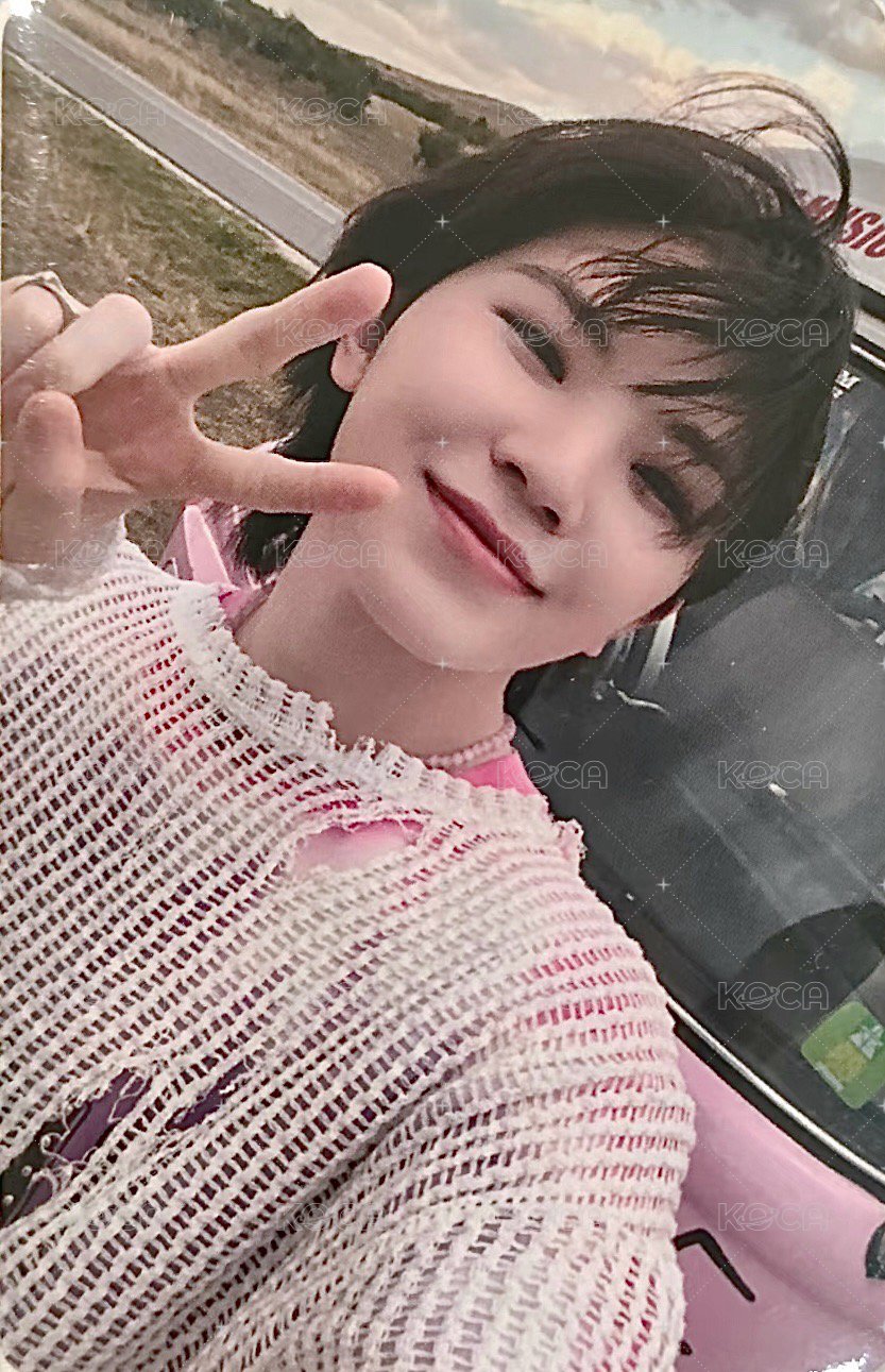 MINI11 yzy B 簽售卡  正面