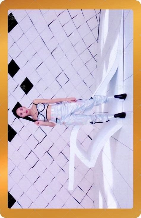 Feel Special 專輯卡 金卡 正面