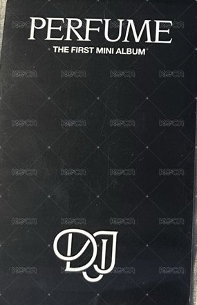 Perfume  yzy 簽售卡  背面