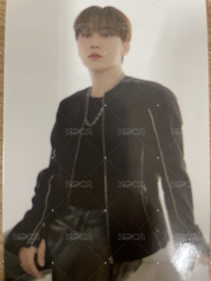 FOLLOW AGAIN 隨機卡 ｜韓通卡包 正面