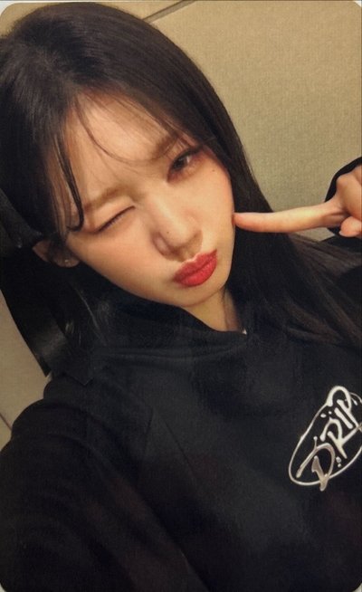 babymonster Rora 冬季隨機卡包 帽踢茶