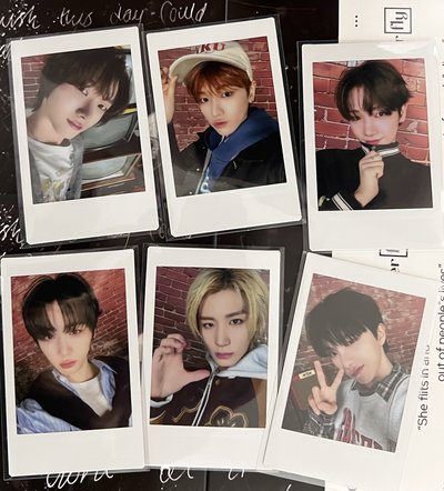 Knock On 隨機拍立得 2版各一套