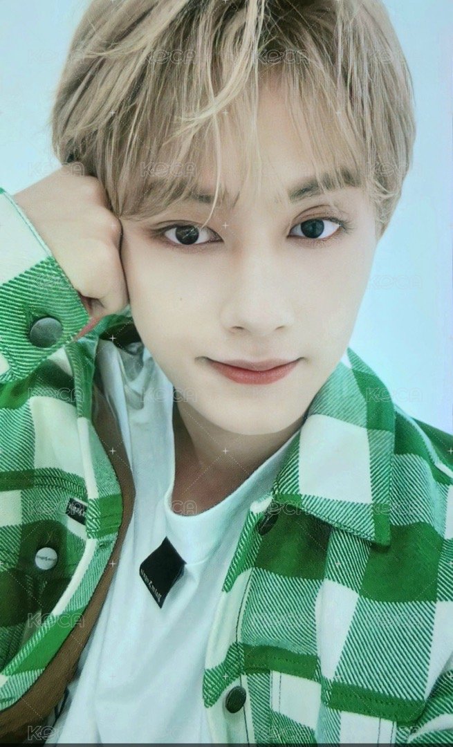 2022 SEASON’S GREETINGS 年曆卡 22‘ 正面