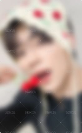 正規一 mu 簽售卡 櫻桃 ver. 正面