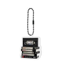 FAMOUS 鑰匙圈吊飾 BLACK VHS