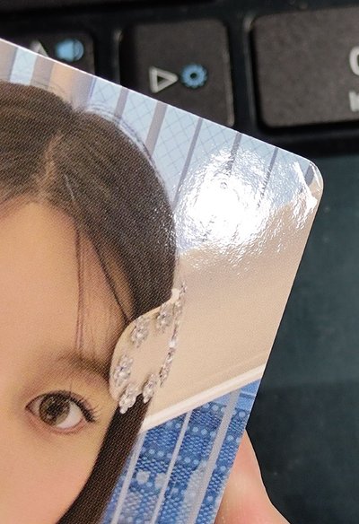 ILLIT bomb 一直娛預售 金榜題慜 有損如圖