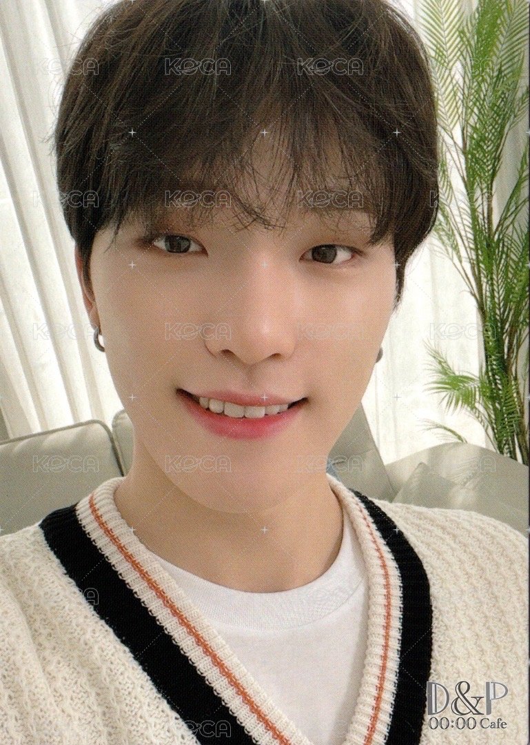 22‘HOME 周邊卡 外套卡 正面