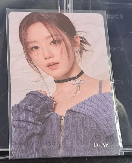 idle 舒華 D+AF代言卡 仙女樹 代言卡 idle 舒華 D+AF 代言卡 正面