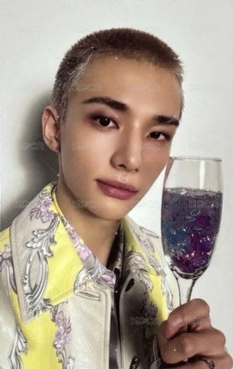 Hollow 專輯卡 初回生產限定盤B 正面