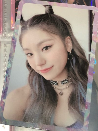 Itzy 小卡