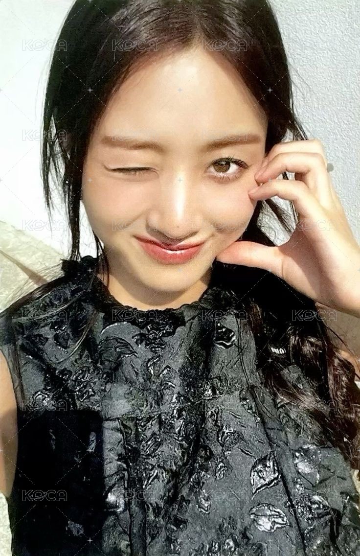 STRATEGY 專輯卡  正面