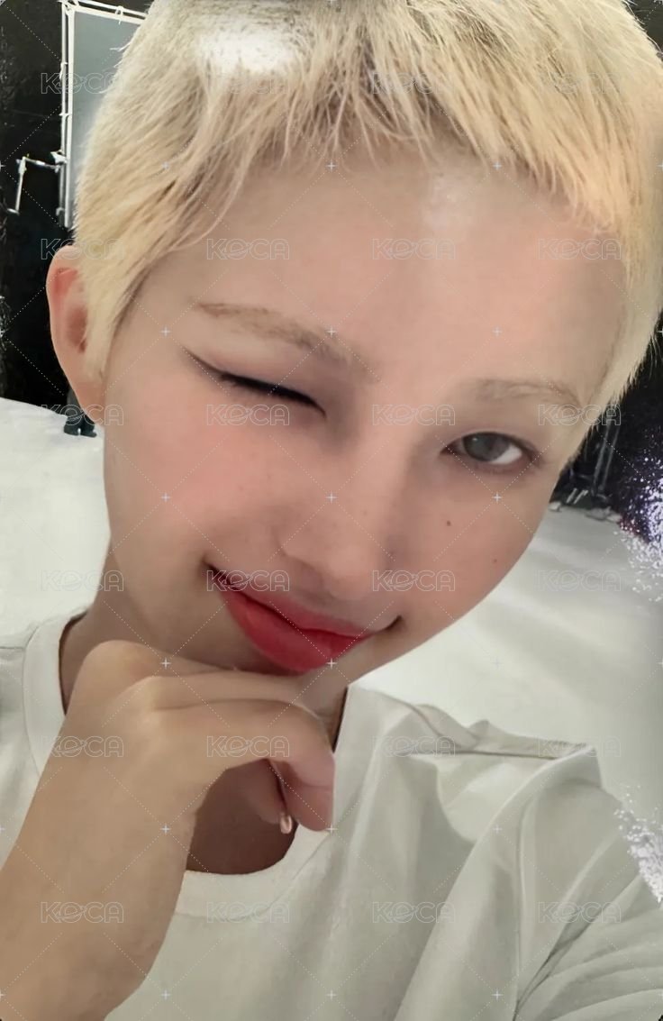 We are   打歌卡  正面