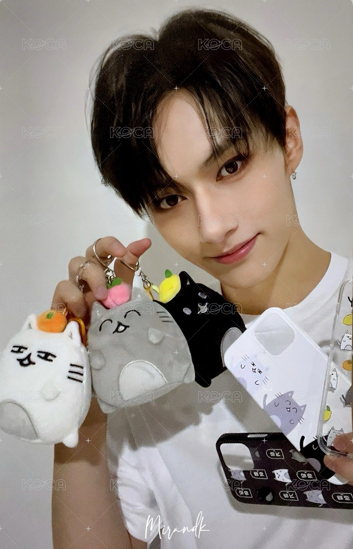 成員自製 周邊卡 O.C.L手機殼 正面