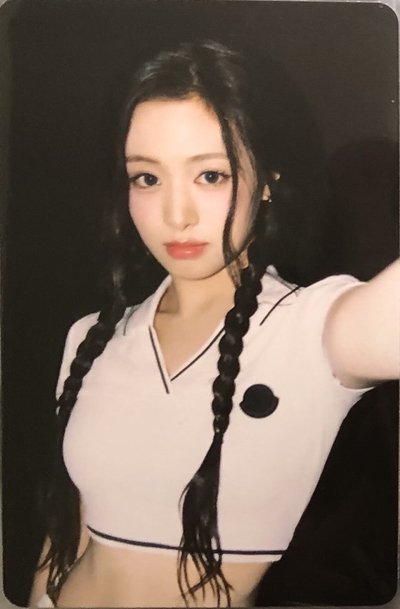 一週年寫真卡含明信片 AHYEON