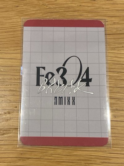 NMIXX Jiwoo sw特典卡 自嘲熊友