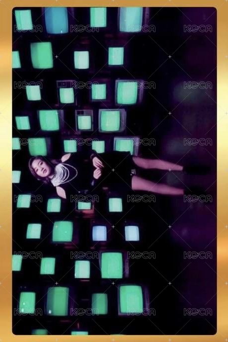 Feel Special 專輯卡  正面