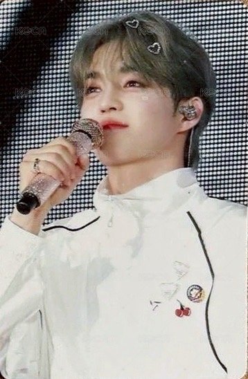 FOLLOW AGAIN 演唱會 DVD / CD 卡 DVD ver. 正面